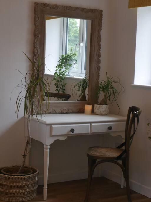 -self-catering-2 Bedrooms Apartment Cheltenham
