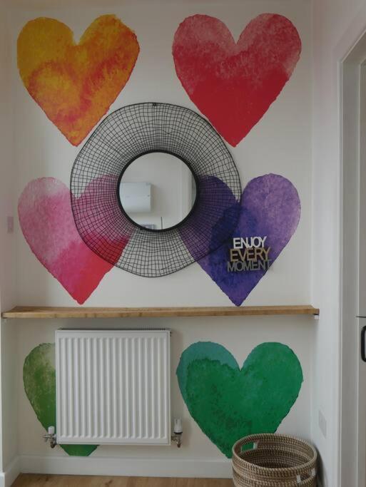 -self-catering-2 Bedrooms Apartment Cheltenham