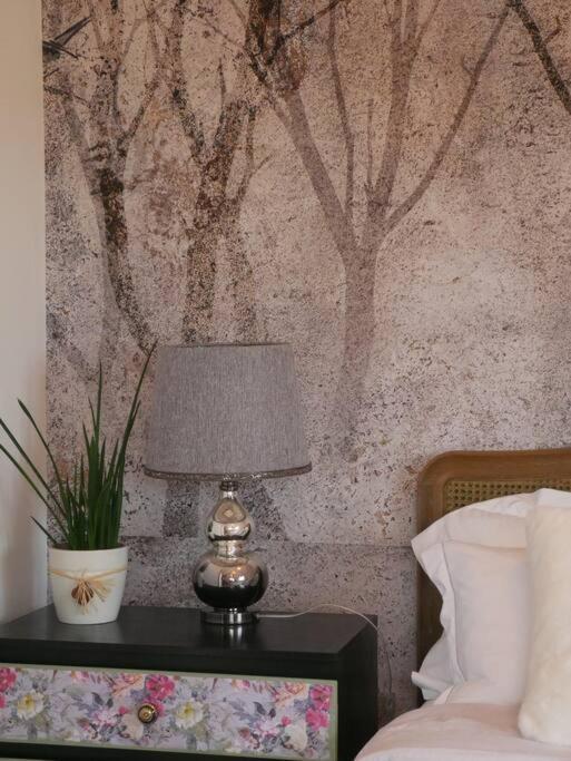 -self-catering-2 Bedrooms * Cheltenham